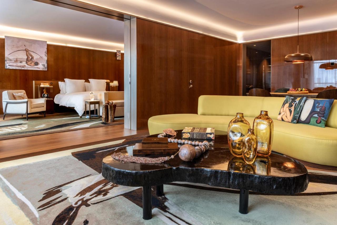 מלון Rosewood סאו פאולו מראה חיצוני תמונה The living room of a suite at the Mandarin Oriental